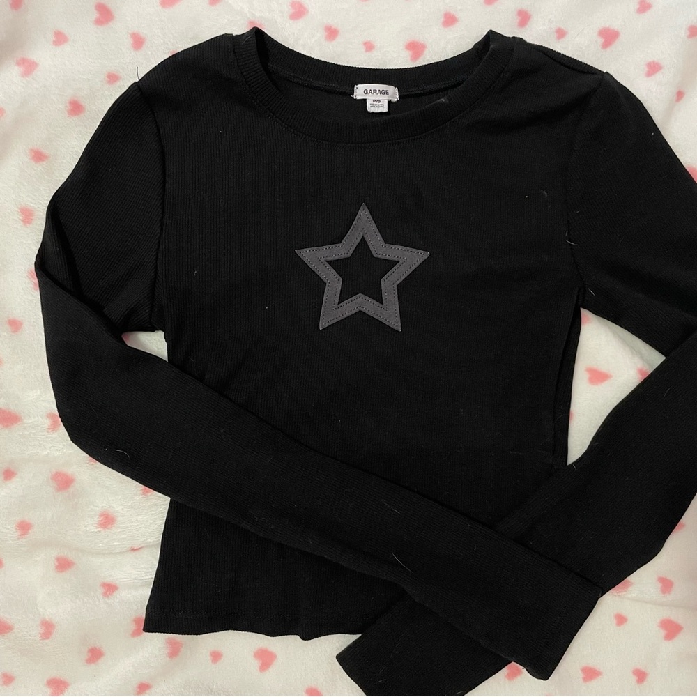 Garage Kimmy Long Sleeve, black with a star, size small